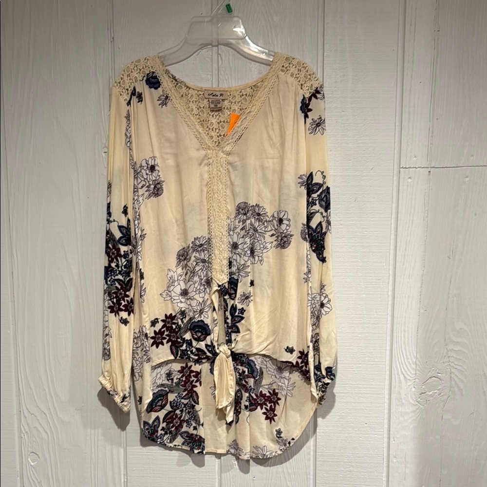 Lola P Floral Cream and Blue Women's Top